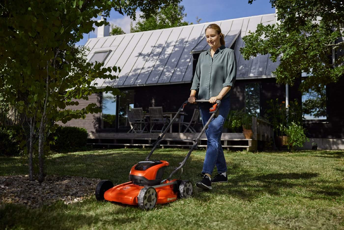 Husqvarna Akku-Mulchmäher LB 144i mit Akku B140 und Ladegerät C80 - Image 5