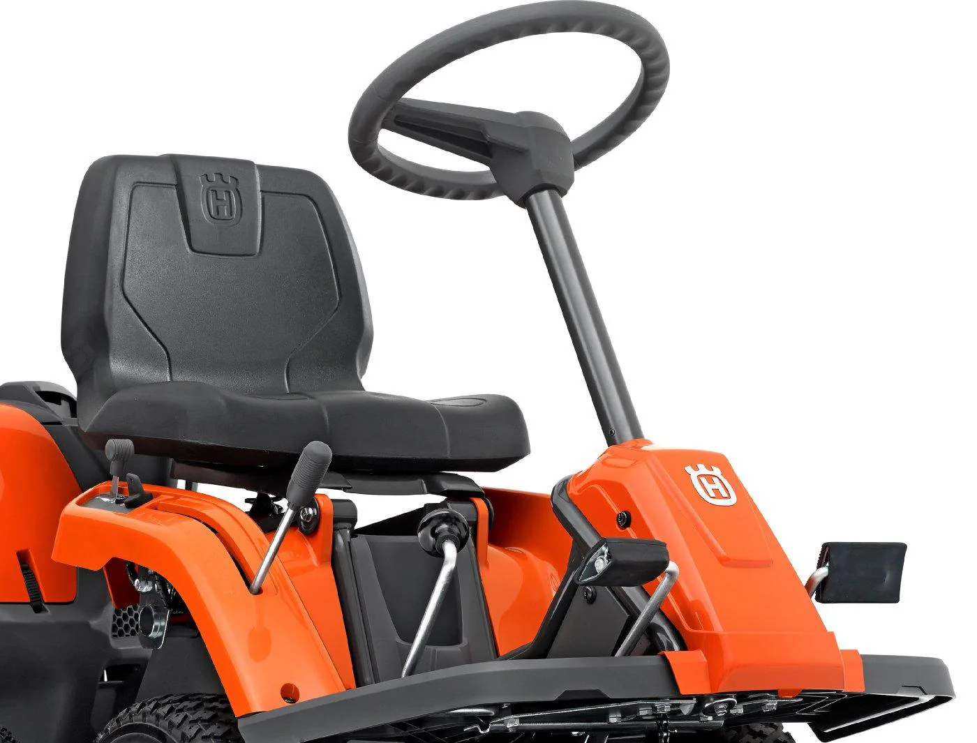 Husqvarna Frontmäher R 112C mit Mähdeck Combi 85 - Winterpaket mit Schneeschild, Gummileiste und Schneeketten - Image 5