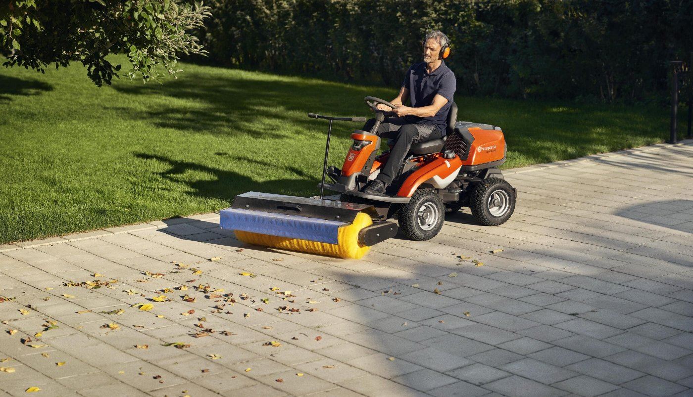 Husqvarna Profi Allrad-Frontmäher R 316TsX AWD - Grundgerät ohne Mähwerk - Image 5