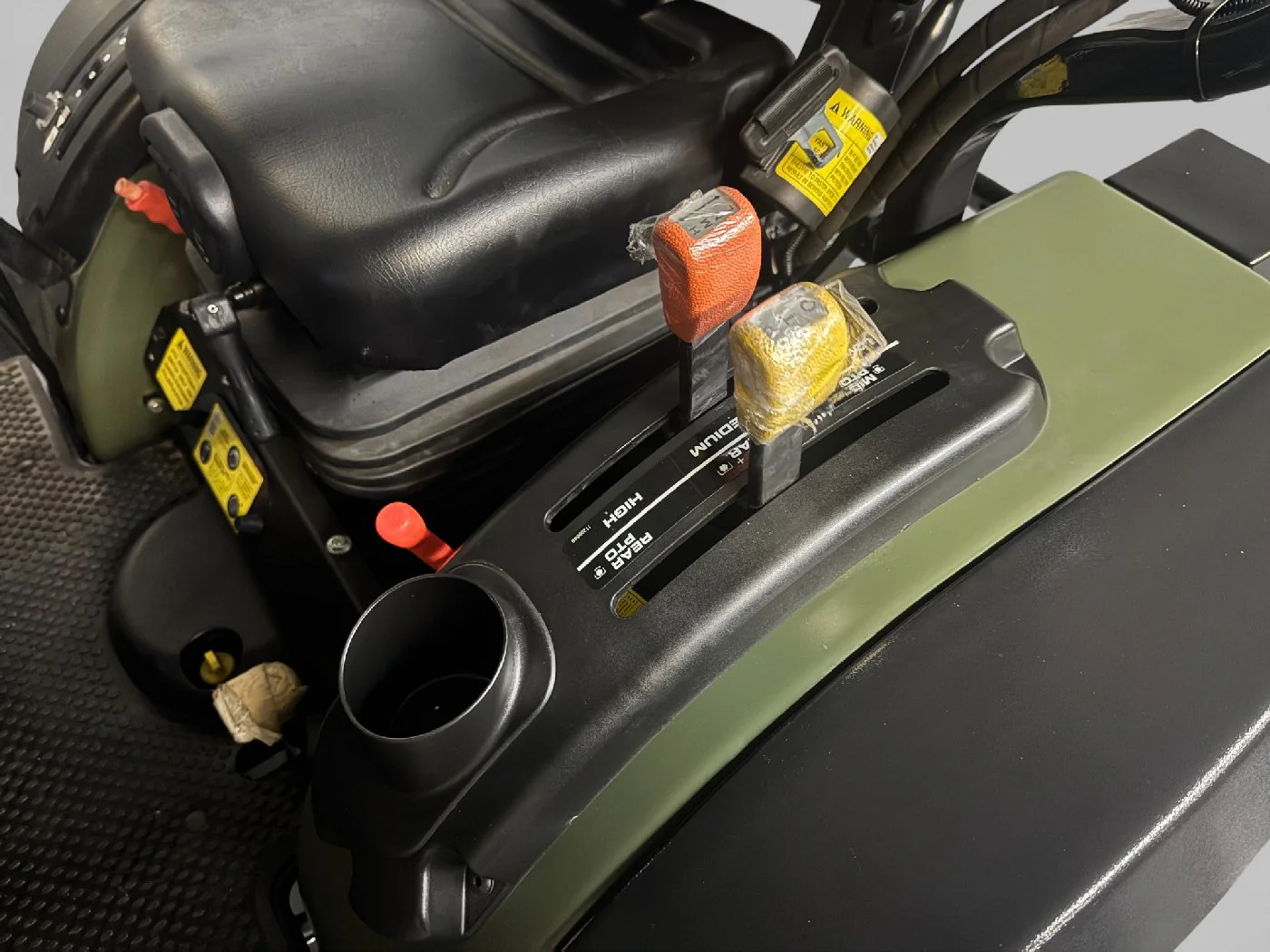 Startrac Allrad-Kleintraktor 26 HST mit Industriebereifung + Frontlader inklusive Schaufel - Image 10
