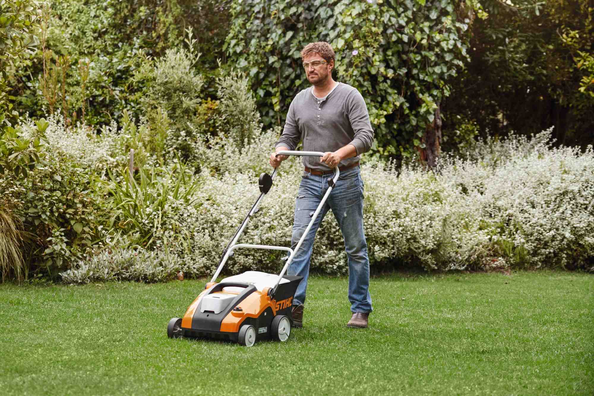 STIHL Akku-Vertikutierer RLA 240 ohne Akku und Ladegerät - Image 4