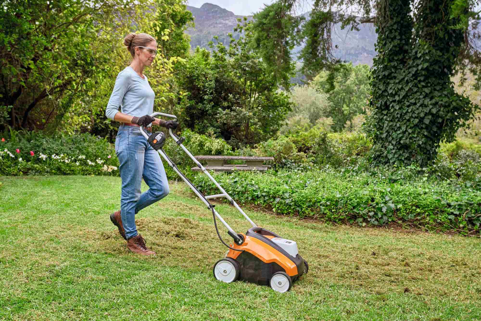 STIHL Akku-Vertikutierer RLA 240 ohne Akku und Ladegerät - Image 5