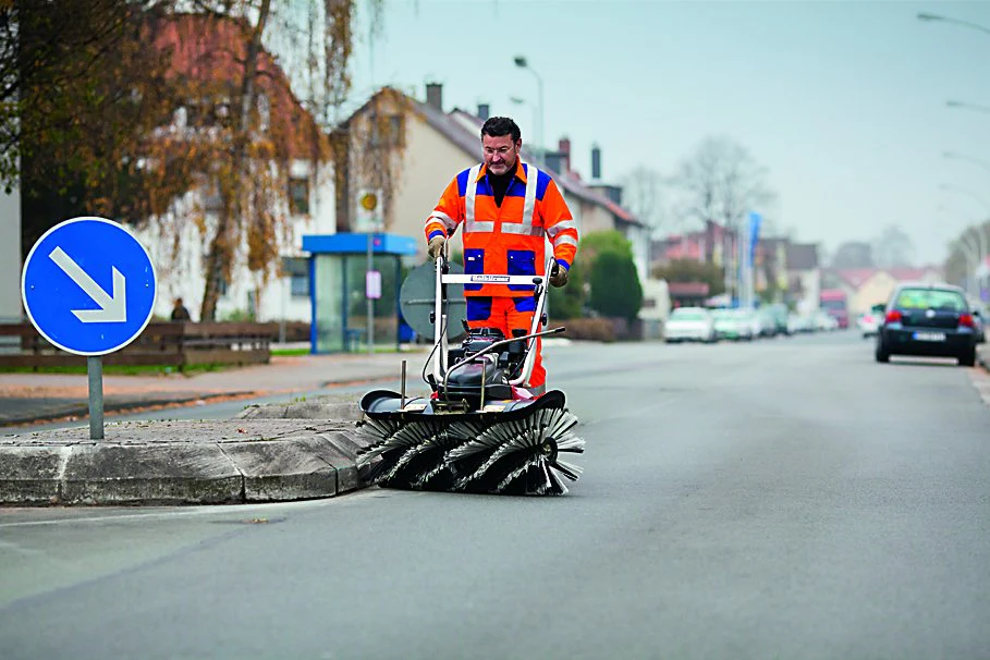 Tielbürger Schmutz- und Schneekehrmaschine tk48 professional Briggs&Stratton 675EXI - Image 4