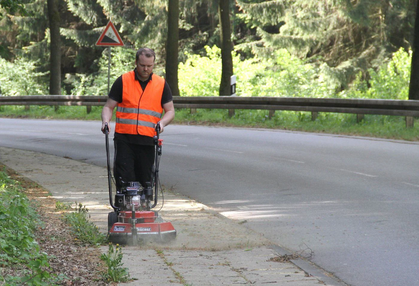 Tielbürger Wildkrautbürste TW50X GXV160 - mit Antrieb - Image 5